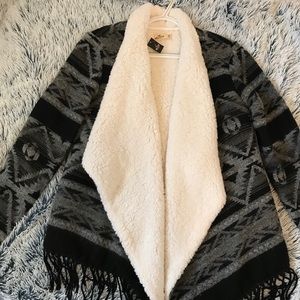 Hollister black patterned Sherpa lined cardigan